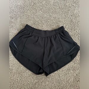 Lululemon hottie hot low rise shorts 2.5